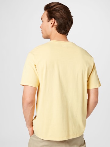 LEVI'S ® Shirt 'Red Tab Vintage Tee' in Gelb
