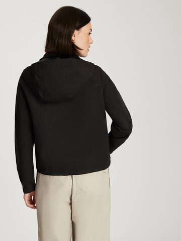 CROSS JEANS Between-Season Jacket in Black