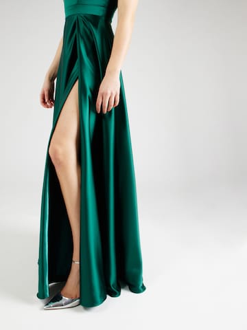 Rochie de seară de la LUXUAR pe verde