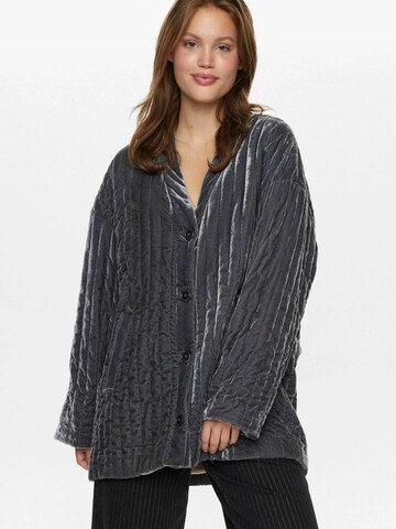 NÜMPH Välikausitakki 'Velli' värissä harmaa: etupuoli