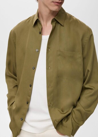 MANGO MAN Regular fit Button Up Shirt 'Augusto' in Green
