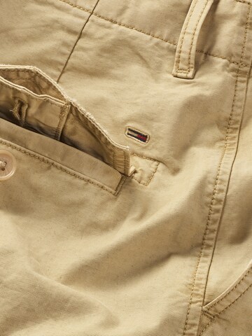 Tommy Jeans Regular Cargo jeans in Beige