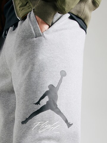 Jordan Tapered Hose 'ESS' in Grau