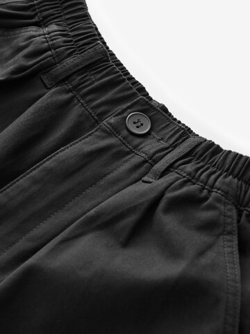 Next - regular Pantalón en negro