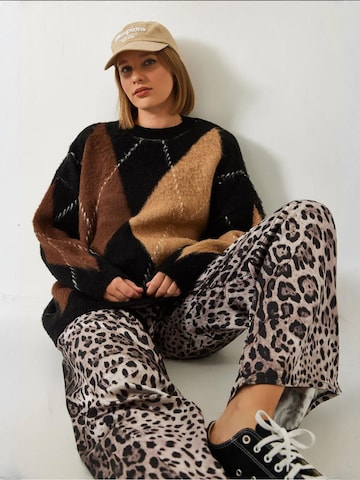 Pullover extra large di Bianco Lucci in nero