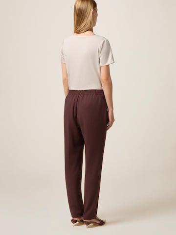 Regular Pantalon oltre en rouge