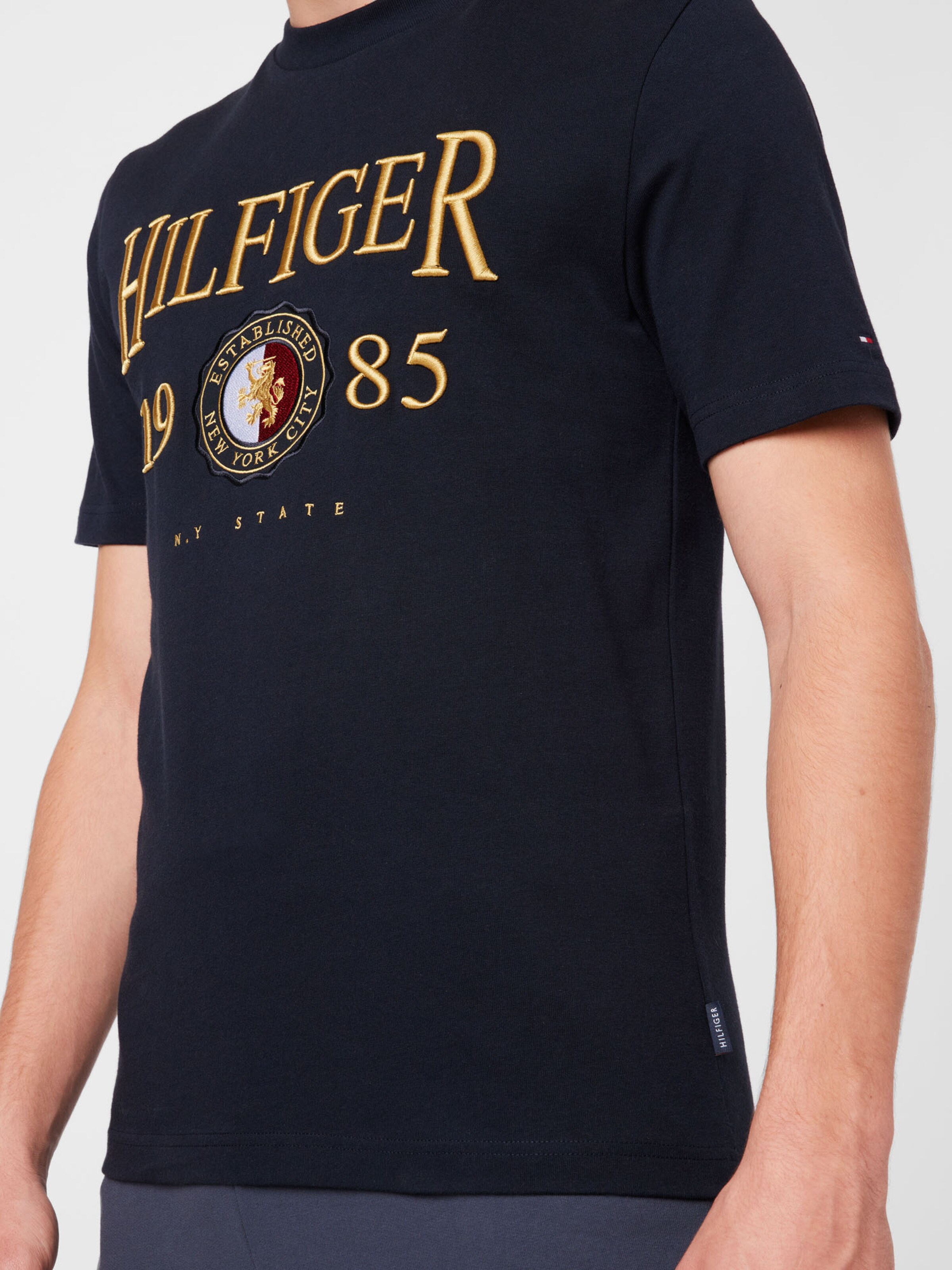 Männer Shirts TOMMY HILFIGER T-Shirt in Ultramarinblau - VQ17809 Männer Shirts TOMMY HILFIGER T-Shirt in Ultramarinblau - VQ17809