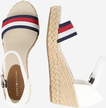 Sandale cu baretă de la TOMMY HILFIGER pe alb