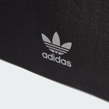 ADIDAS ORIGINALS Tasche 'Airliner' in Schwarz