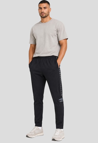 UMBRO - Tapered Calças 'Terrace' em preto