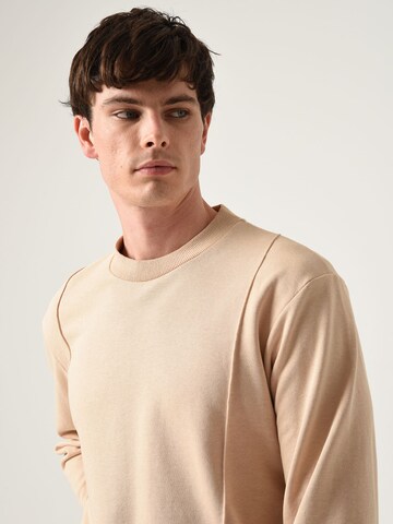 Antioch Sweatshirt in Beige