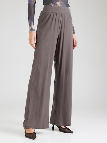 Wide leg Pantaloni 'Sofia' di STUDIO SELECT in grigio: frontale