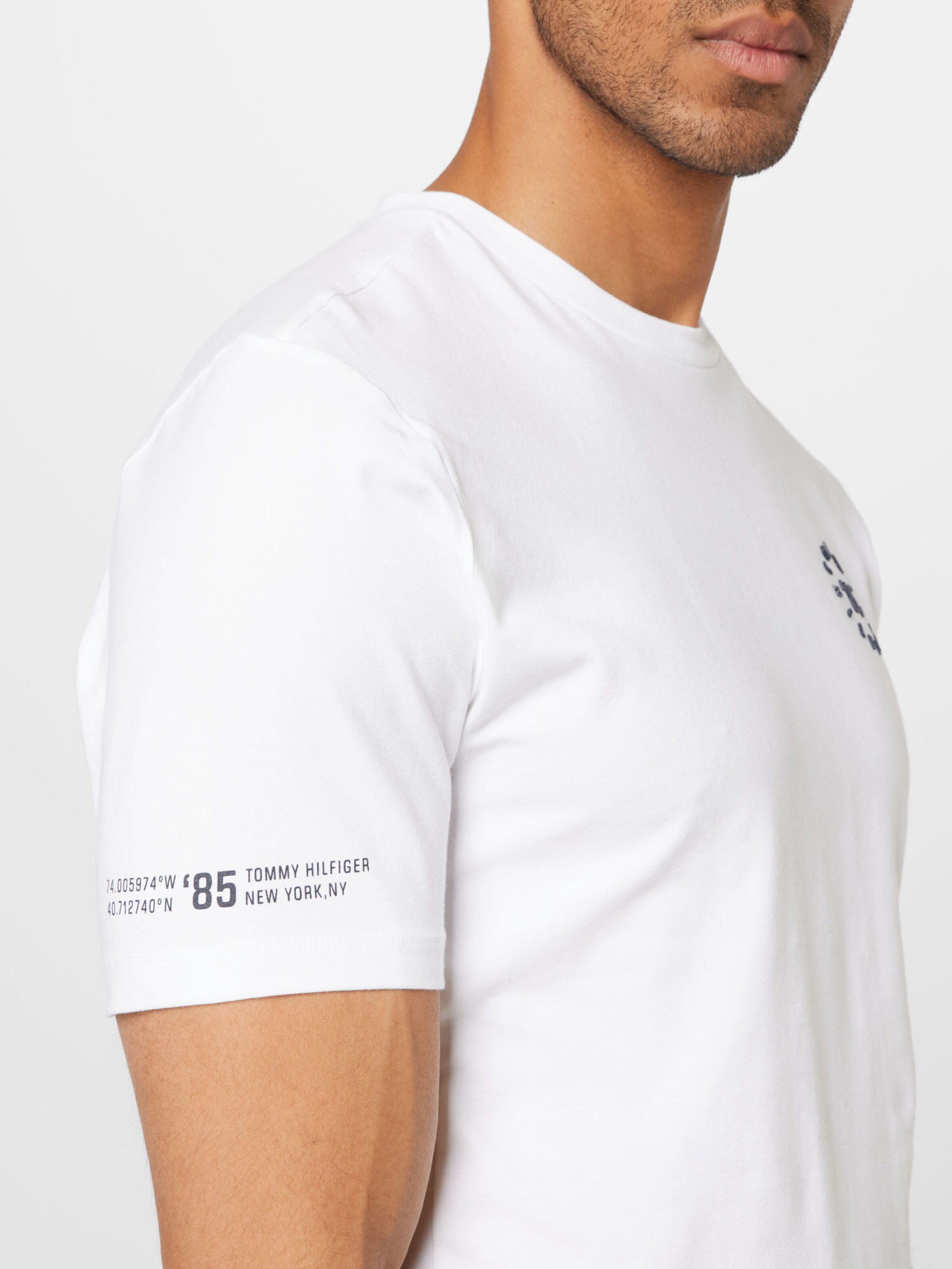 Männer Shirts TOMMY HILFIGER T-Shirt in Weiß - PK10492 Männer Shirts TOMMY HILFIGER T-Shirt in Weiß - PK10492
