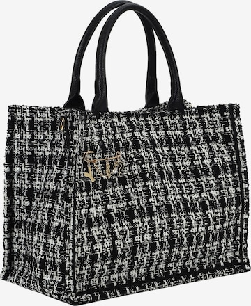 Y Not? Shopper 'Energy' in Black