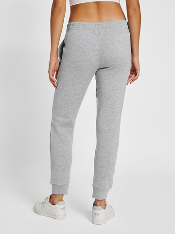 Effilé Pantalon de sport Hummel en gris