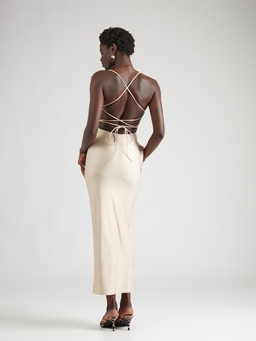 WAL G. Suknia wieczorowa 'GRACE' w kolorze beżowy