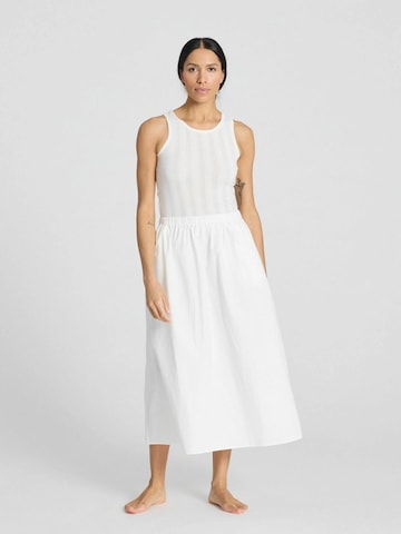 Gonna 'Astrid' di Gai+Lisva in bianco