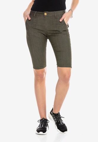 CIPO & BAXX Slim fit Pants in Green: front