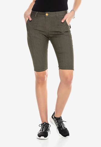 CIPO & BAXX Pants in Green: front