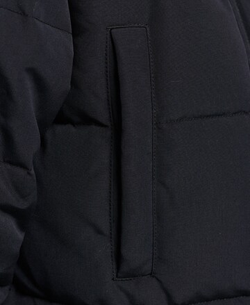 Manteau d’hiver 'Everest' Superdry en noir