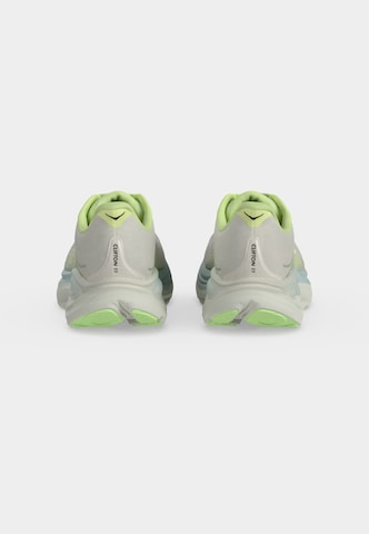 HOKA - Zapatillas de running 'Clifton 11' en beige