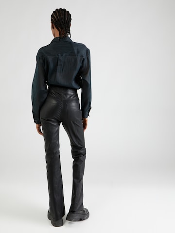 Regular Pantalon REMAIN en noir