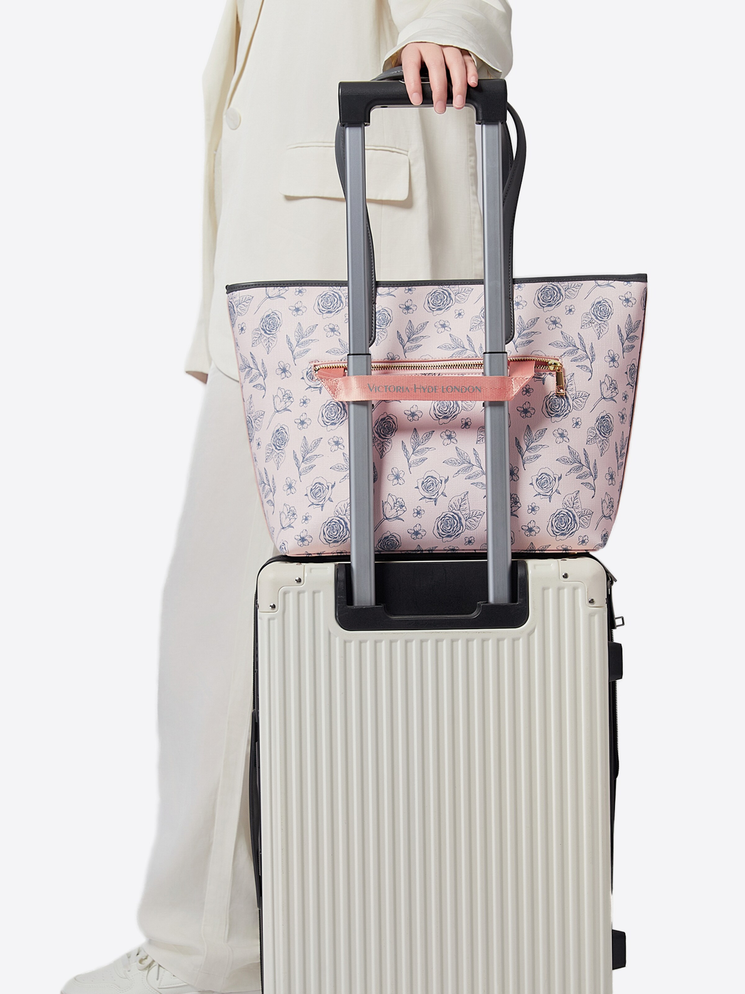 Victoria Hyde Handbag ' Yoana' in Pink