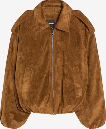 BershkaPrijelazna jakna - smeđa boja: prednji dio