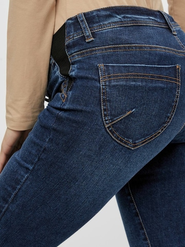 MAMALICIOUS Slimfit Jeans 'Essex' in Blau