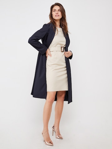 OZETA Winter Coat in Blue: front