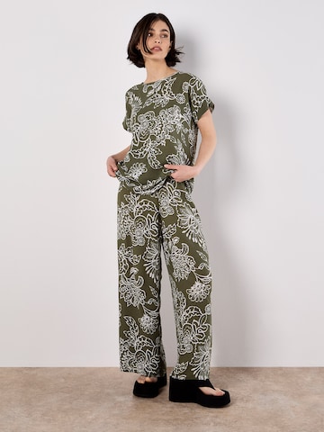 Regular Pantalon 'Sarasa' Apricot en vert : devant