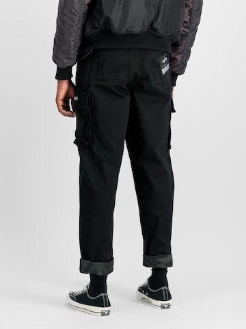 ALPHA INDUSTRIES - Loosefit Pantalón cargo en negro