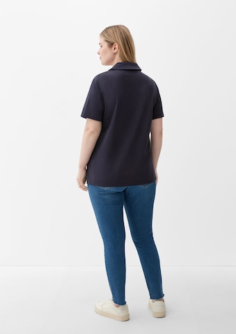 TRIANGLE T-Shirt in Blau