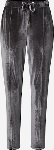 Guido Maria Kretschmer Women Tapered Pleated Pants 'Rosina' in Grey: front