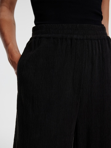 EDITED - Loosefit Pantalón 'LENNY' en negro