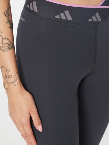 ADIDAS PERFORMANCE Skinny Sportovní kalhoty 'Techfit V-Shaped Elastic' – šedá