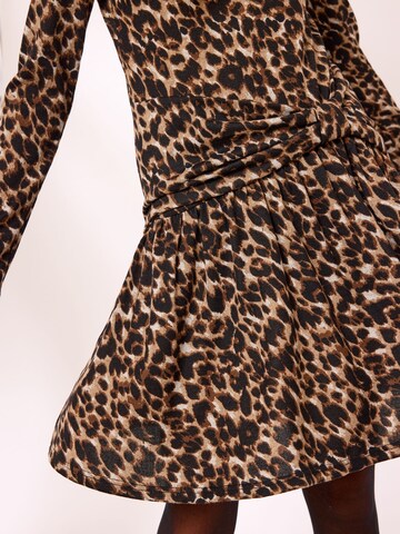 Lipsy Jurk in Bruin