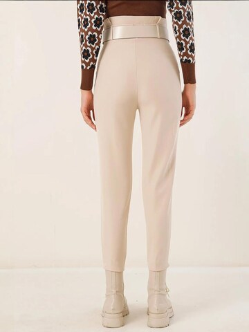 regular Pantaloni con pieghe di Bigdart in bianco