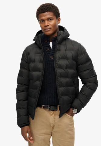 Veste mi-saison Superdry en noir : devant