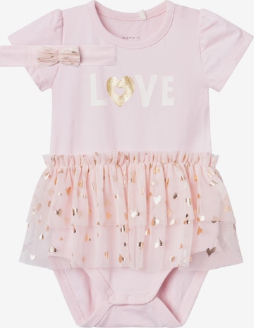 NAME IT - Pijama entero/body 'HAMINA' en rosa: frente