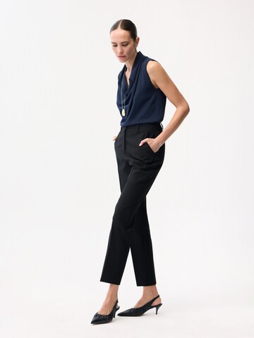 adl Regular Pants in Black