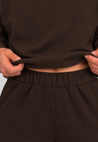 Elara Sweat suit in Brown