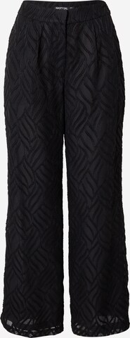 Loosefit Pantaloni con pieghe di Nasty Gal in nero: frontale