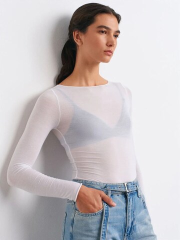 Dilvin Blouse in White: front