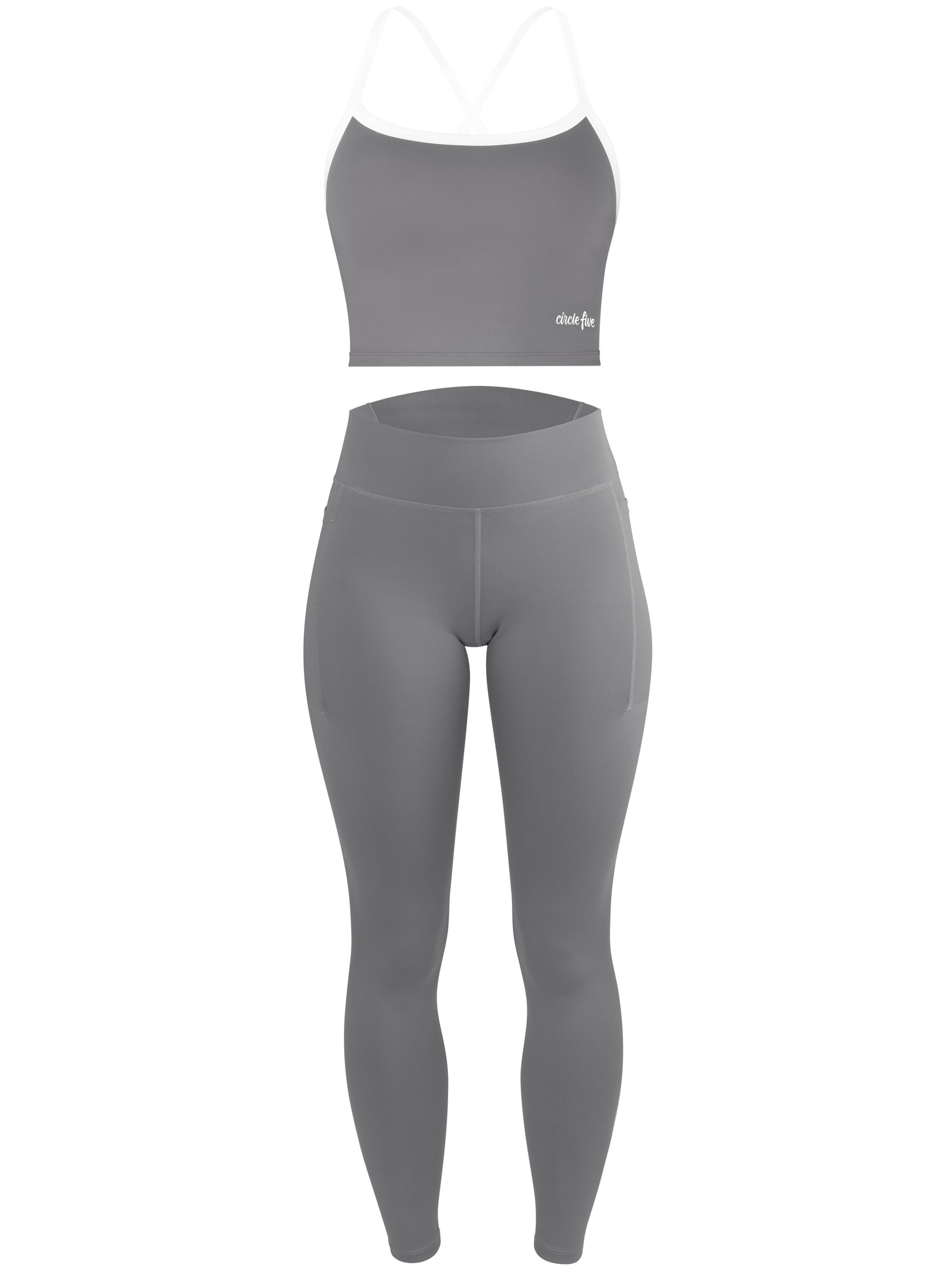 Completo sportivo di normani in grigio: frontale