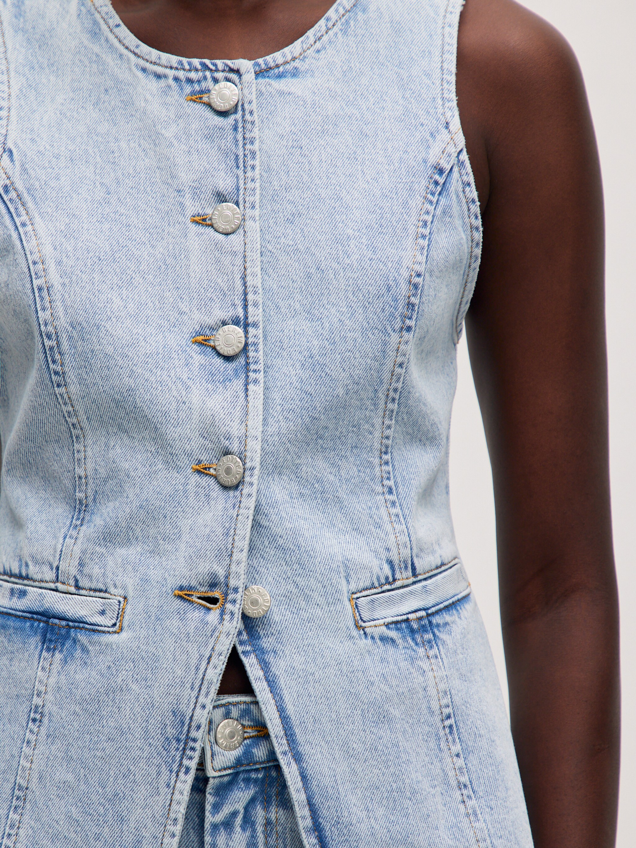 EDITED Produits Gilet 'Lyla' bleu clair