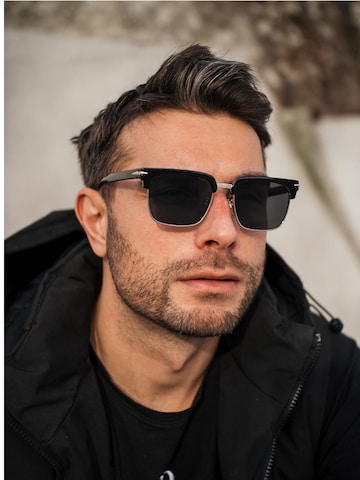 VEYREY Sunglasses in Black