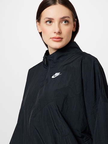 Nike Sportswear Αθλητικό μπουφάν σε μαύρο