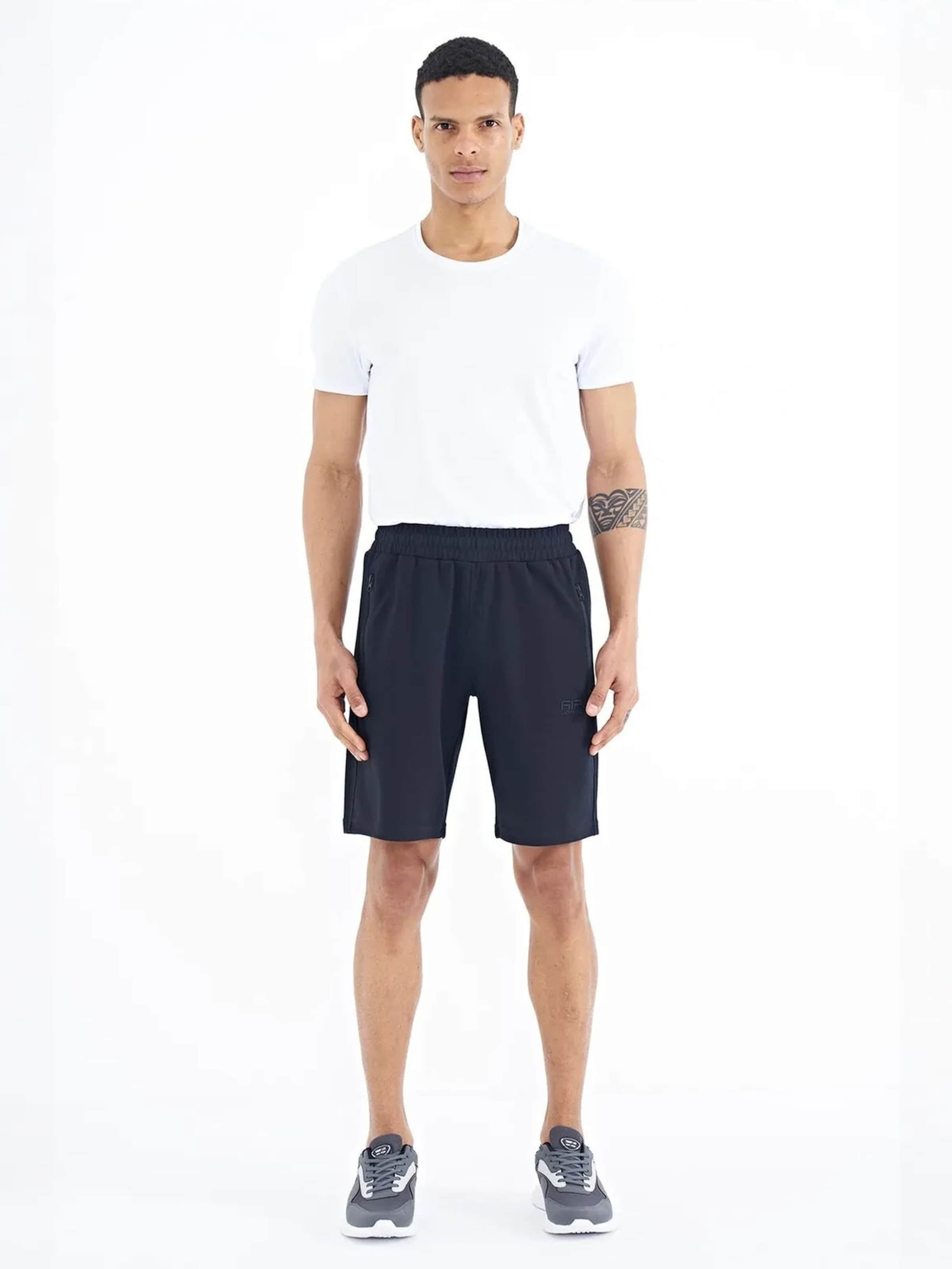 Tommy Life Regular Trousers in Black