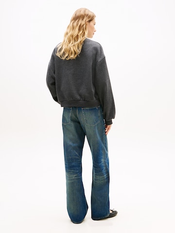 TOMMY HILFIGER Sweatshirt in Grau